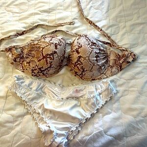 Shade and shore bikini set